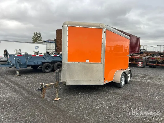 2011 Jelano 13 ft T/A Enclosed Trailer