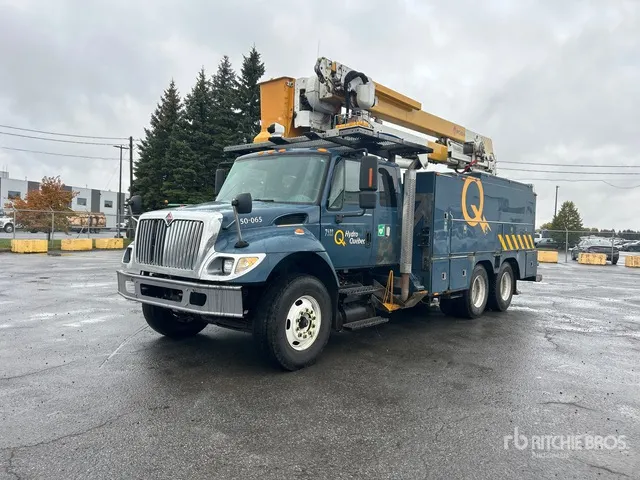 2005 Posi-Plus 400-46-R 46 ft on 2006 International 7400 6x4 Extended Cab Bucket Truck