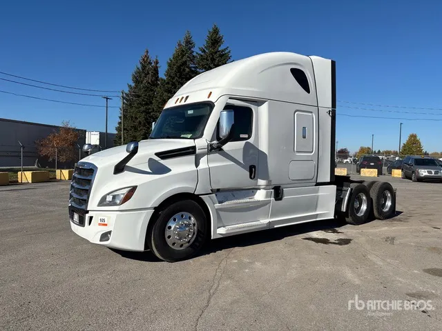 2021 Freightliner Cascadia 126 6x4 T/A Sleeper Truck Tractor