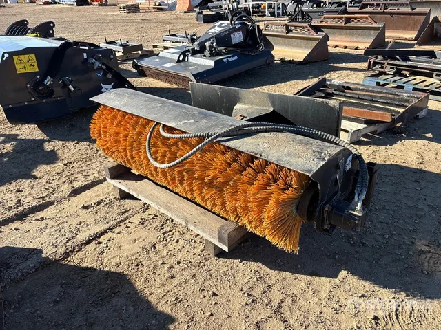 GIYI GY-SE61 61 in Skid Steer Broom
