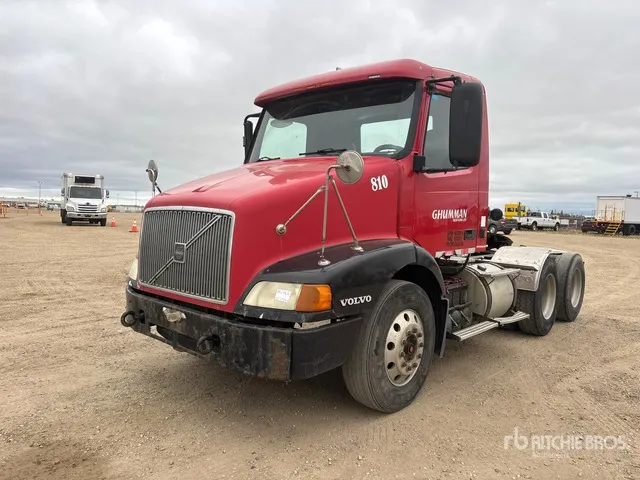 2001 Volvo VNL 6x4 T/A Day Cab Truck Tractor