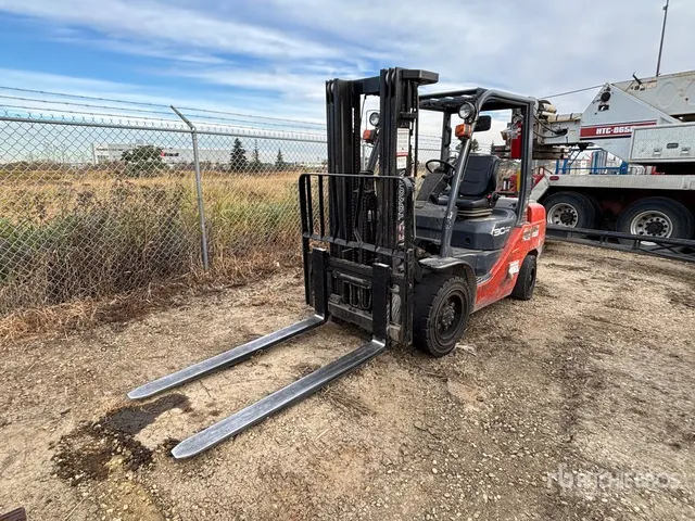 2011 Toyota 8FGU30 6000 lb Pneumatic Tire Forklift