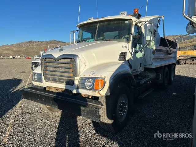2005 Mack CV713 T/A Dump Truck