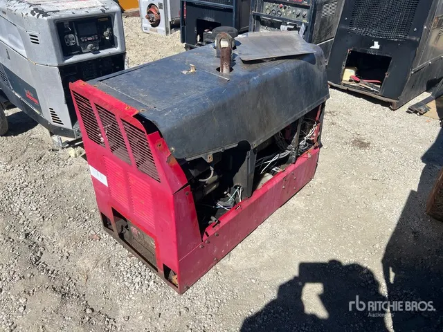 2015 Lincoln K2284-2 300 A Multi-Process Engine Driven Welder (Inoperable)