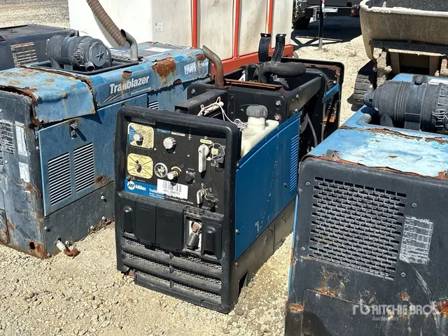 2015 Miller Trailblazer 302 Air Pak 300 A Skid-Mounted Multi-Process 3-in-1 Engine Driven Welder