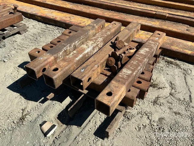 Quantity of (10) 4 ft Spreader Bar