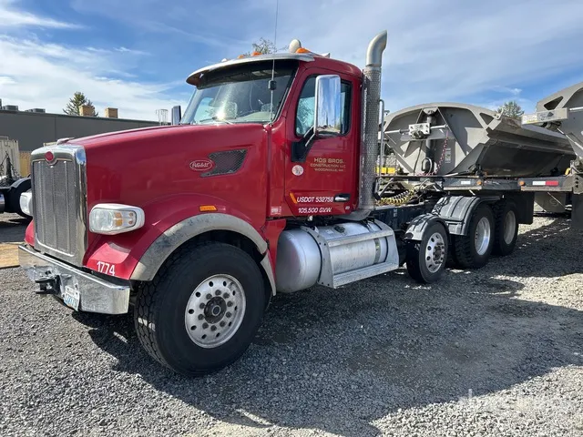 2019 Peterbilt 567 8x4 Tri/A Day Cab Truck Tractor