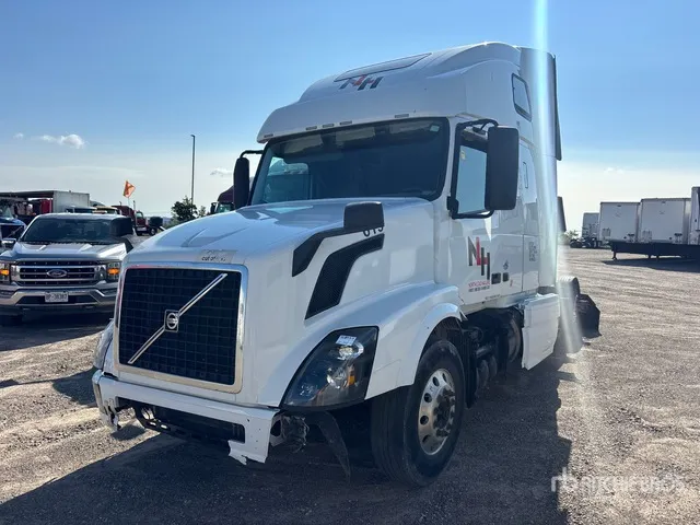 2017 Volvo VNL 6x4 T/A Sleeper Truck Tractor (Inoperable)