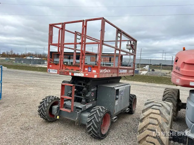 2017 Skyjack SJ6832 RT 4x4 Diesel Scissor Lift