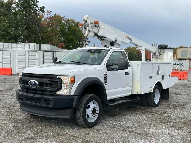 2021 Altec AT200A 30 ft on 2021 Ford F-450 XL 4x2 Bucket Truck