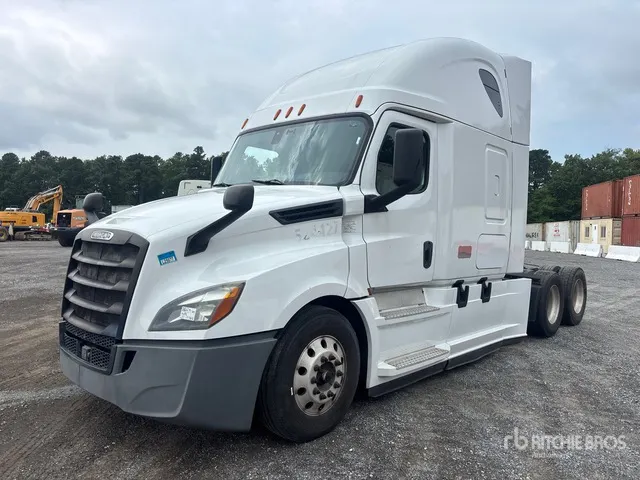 2019 Freightliner Cascadia 126 6x4 T/A Sleeper Truck Tractor