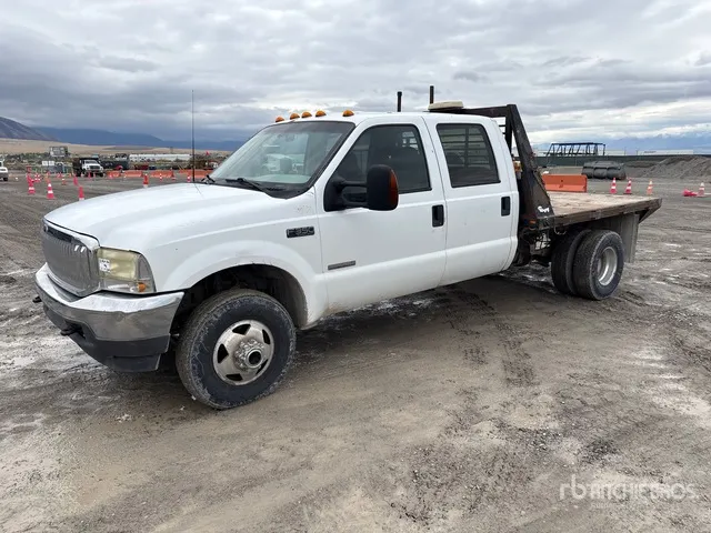 2003 Ford F-350 4x4 Crew Cab Flatbed Truck