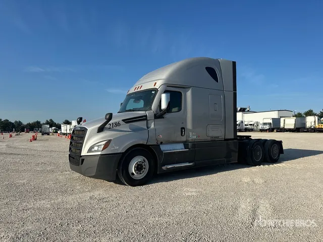 2021 Freightliner Cascadia 126 6x4 T/A Sleeper Truck Tractor