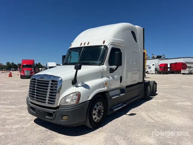 2016 Freightliner Cascadia 125 6x4 T/A Sleeper Truck Tractor