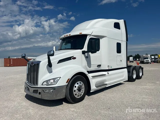 2022 Peterbilt 579 6x4 T/A Sleeper Truck Tractor