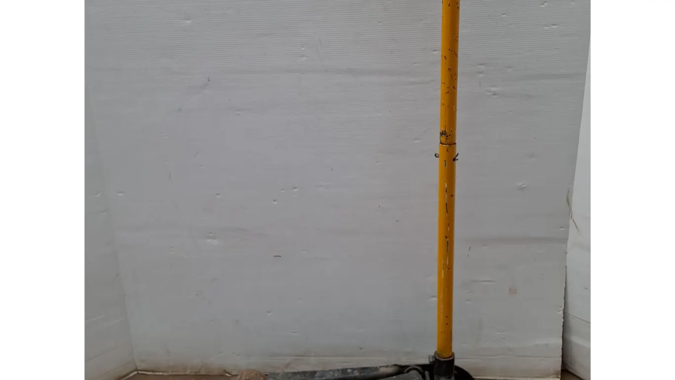 *Powerfist 2.25 Ton Quick Lift Jack - As Is, Pickup Only