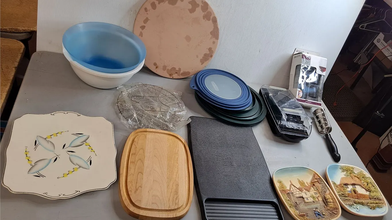 Decorative Plates, Cheese Grater, Pizza Stone, Misc., Pickup Preferred