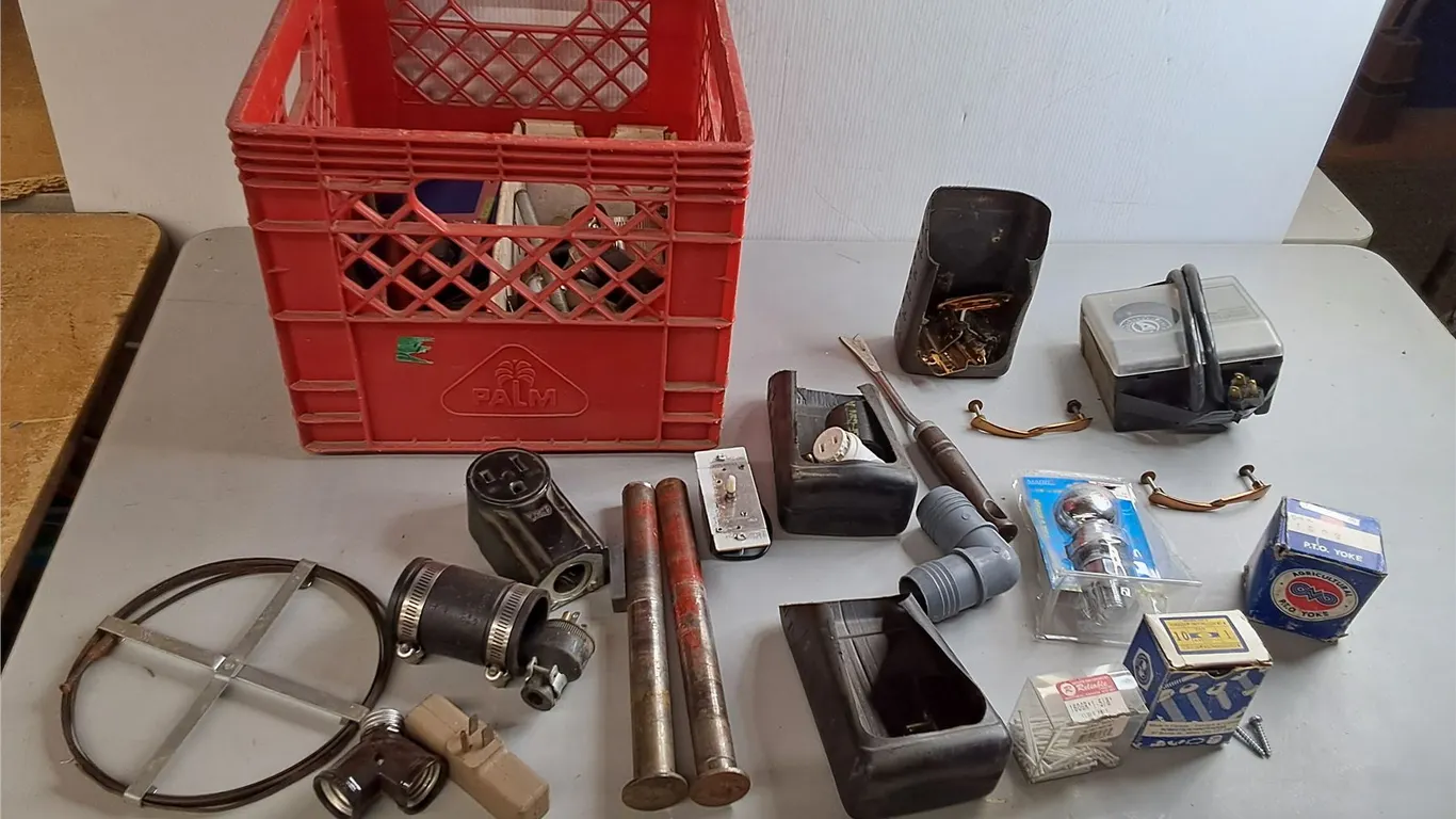 Trailer Ball, Outdoor Timer, Nails & Screws, Misc. Can't Ship