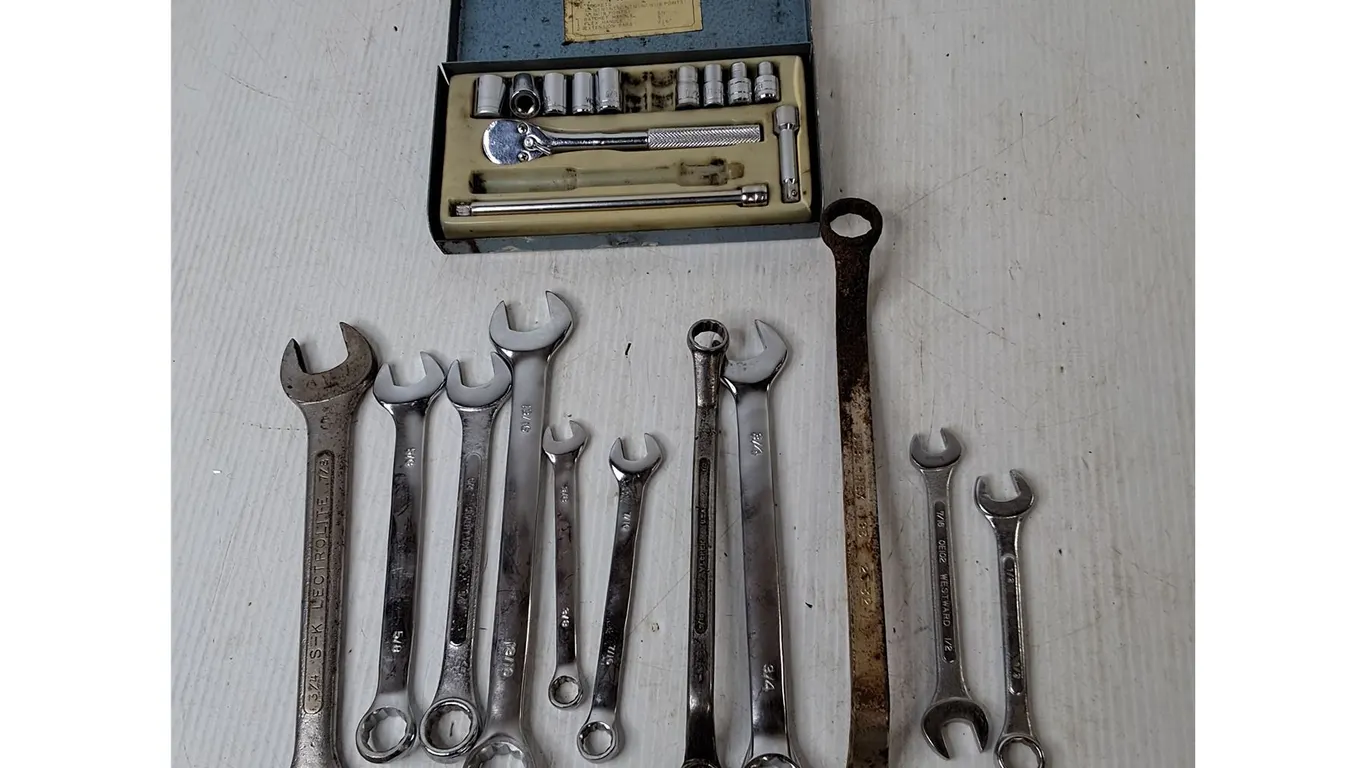 Ratchets & Sockets up to 11.5".