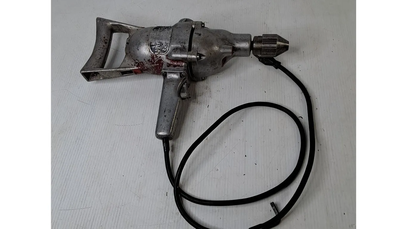 Vintage Black & Decker 1/2" Drill- Powers On