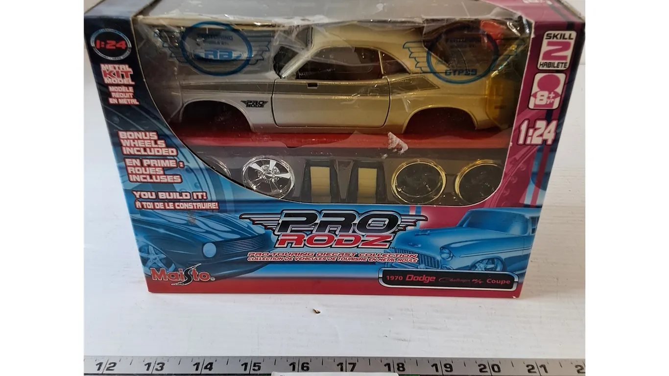 Maisto Pro Rods Pro-Touring Die-Cast Collection 1970 Dodge Sealed As-Is