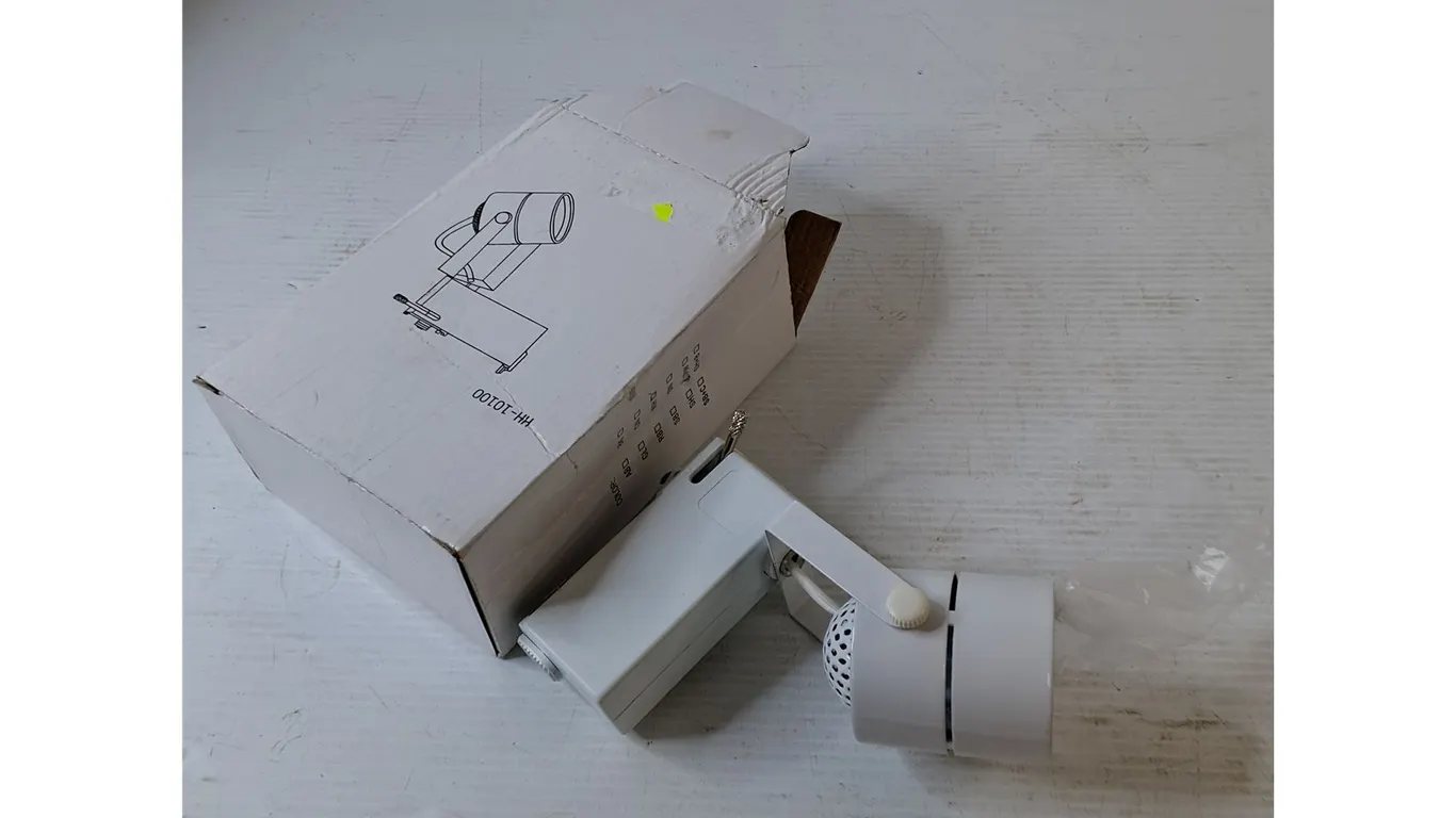 White Single-Phase Track Lighting Head Untested As-Is
