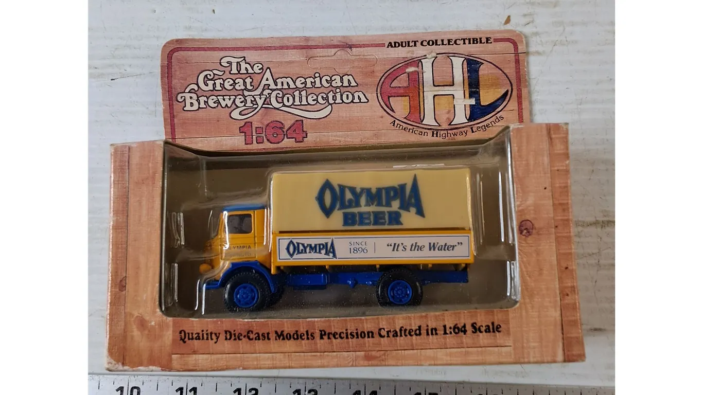 The Great America Brewery Collection 1:64 Olympia Shipping Truck In Box
