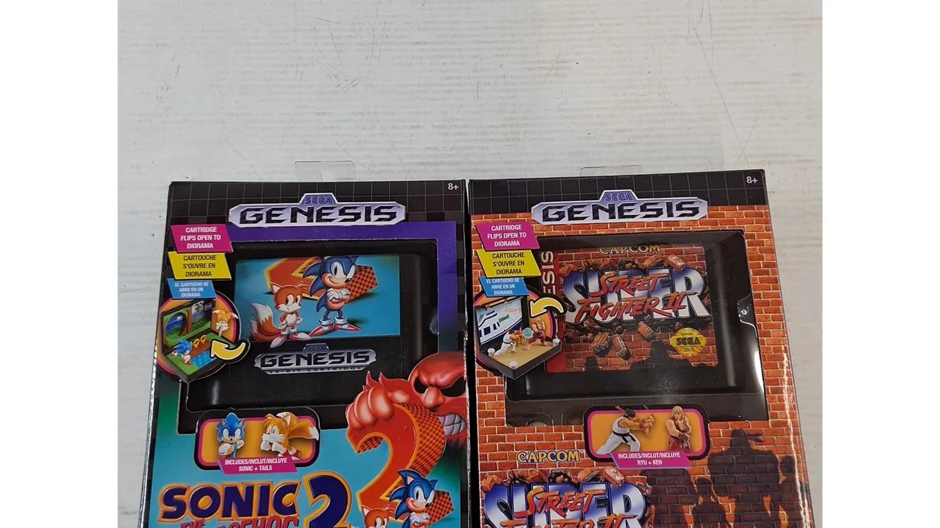 Sega Genesis Sonic 2 and Super Street Fighter 2 Diorama Sets Sealed