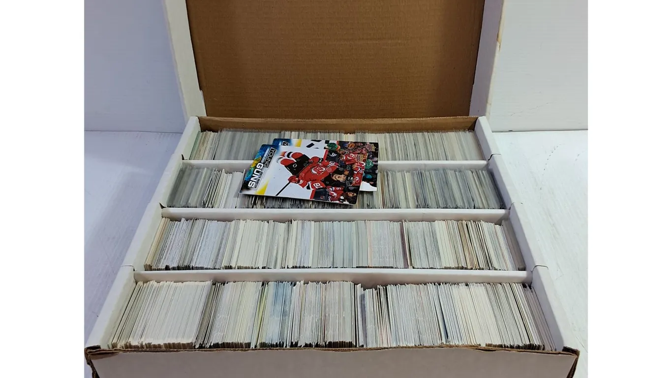 Giant 80s and 90s Hockey Card Collection - Cannot Authenticate