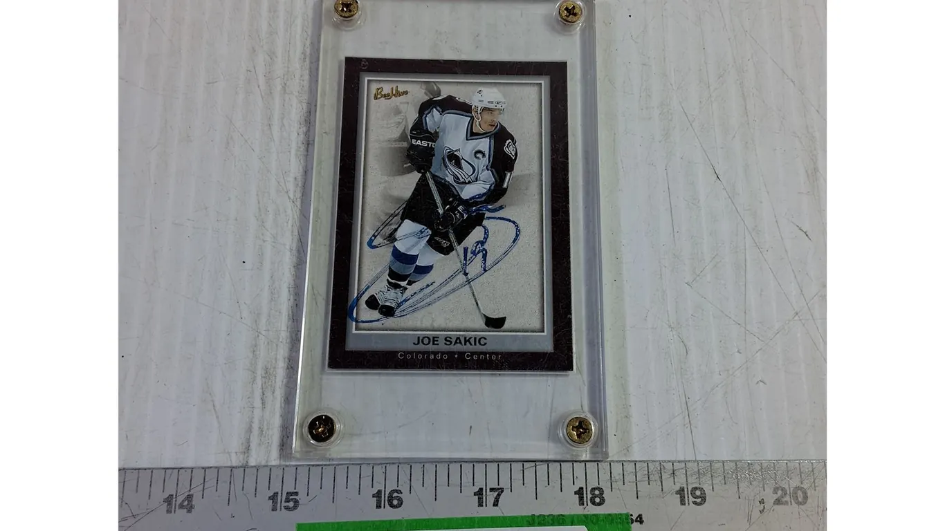 Joe Sakic Autographed Card - Cannot Authenticate