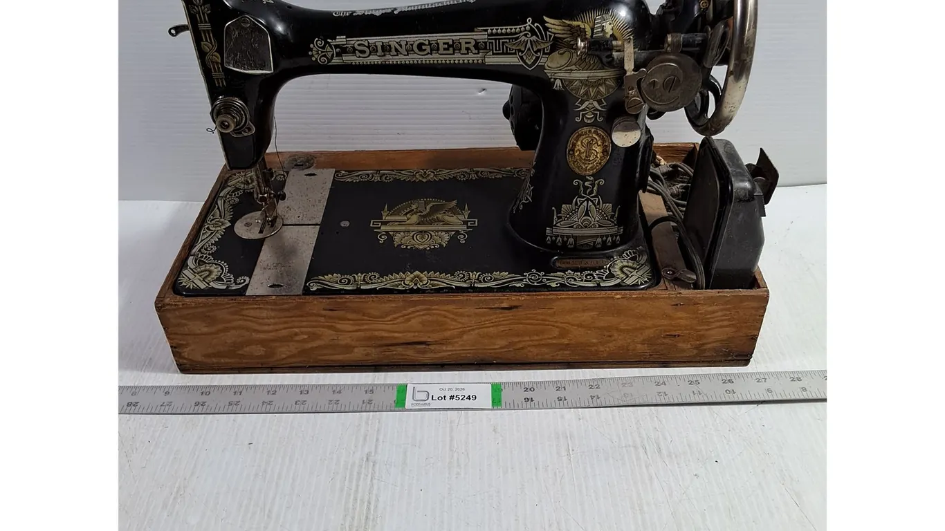 Antique Full Size Singer Treadle Head Sewing Machine, Pickup Only