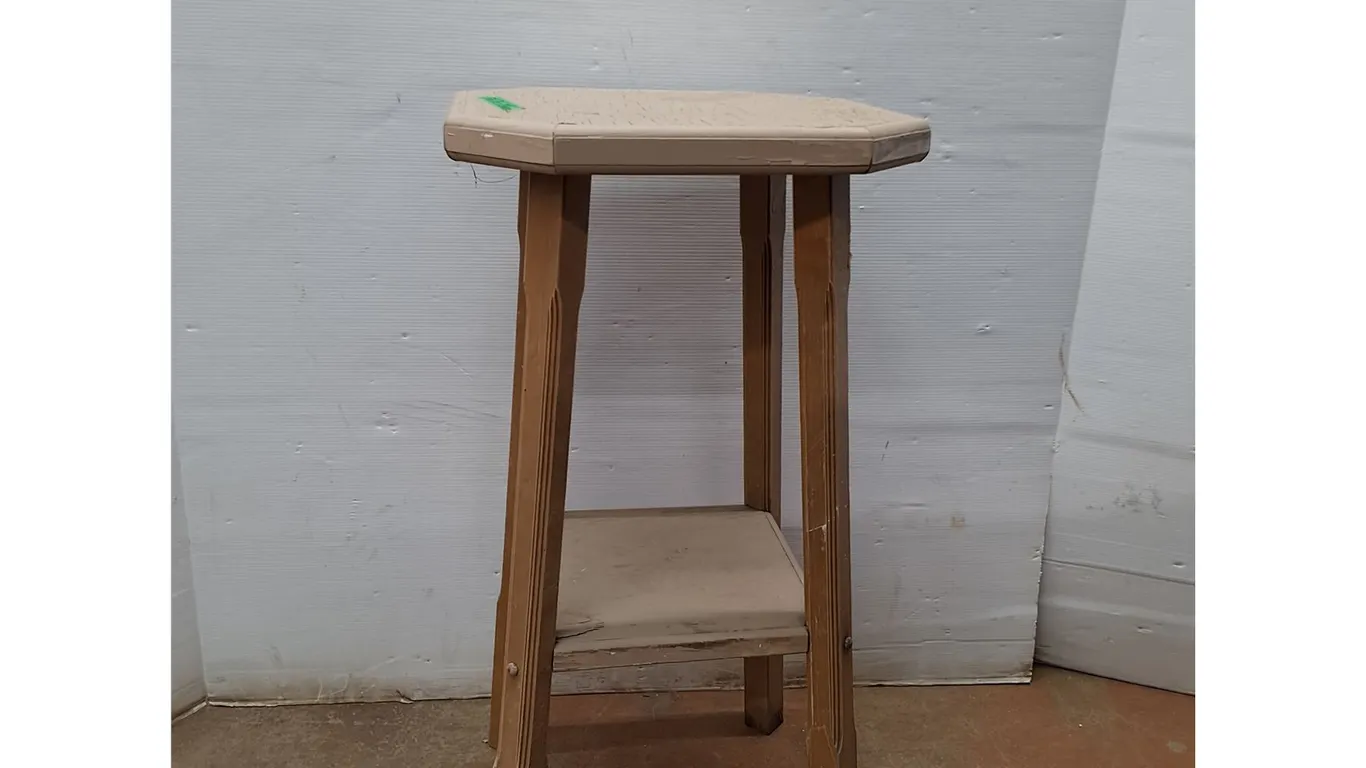 .*Wooden Table w/ Shelf (17.5x17.5x34.5), Pickup Only