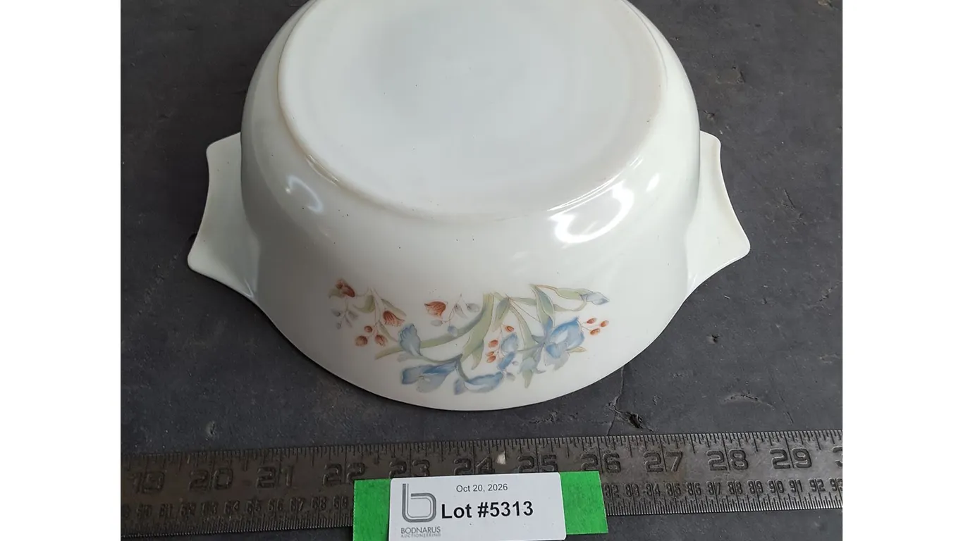 Pyrex Blue Iris 9" Casserole Bowl