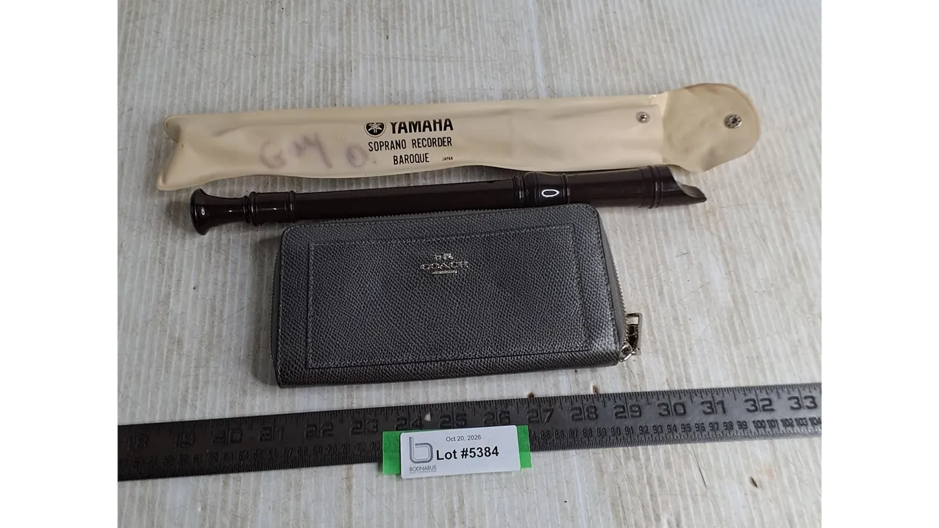Coach Women's Wallet (cannot authenticate), Yamaha Recorder Wind Instrument
