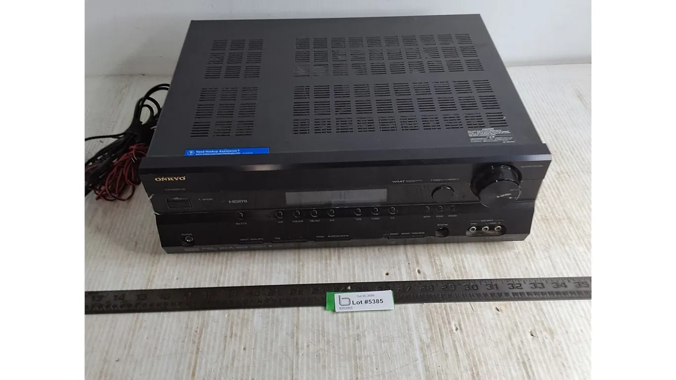 Onkyo Receiver - Powers On - 17x6x14"