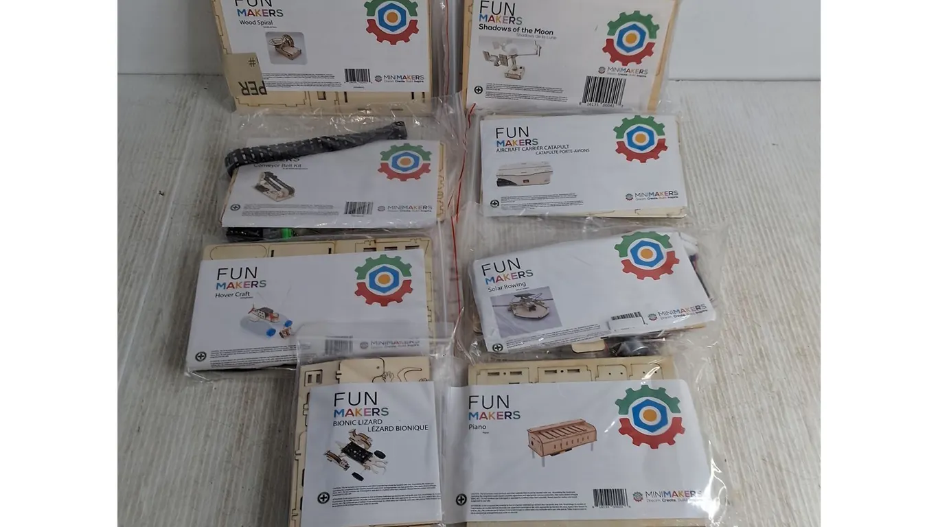New MiniMakers STEM Building Toys (8 Packs)