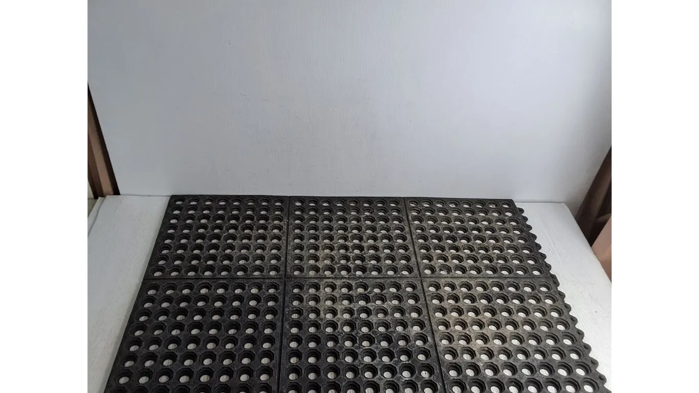 Soft Rubber Mat - 36" x 24"