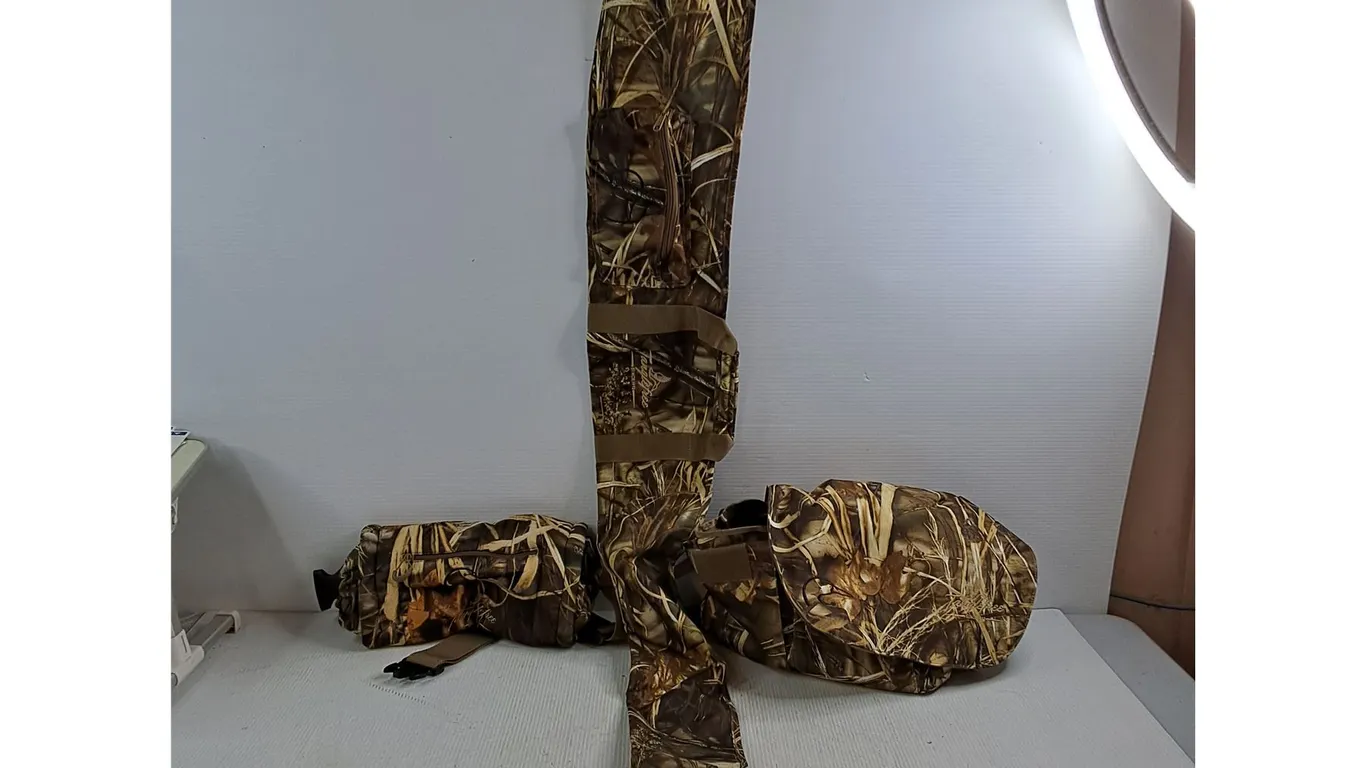 Tanglefree Camouflage Rifle Sleeve (60" Long), Fanny Pack, & Shoulder Bag