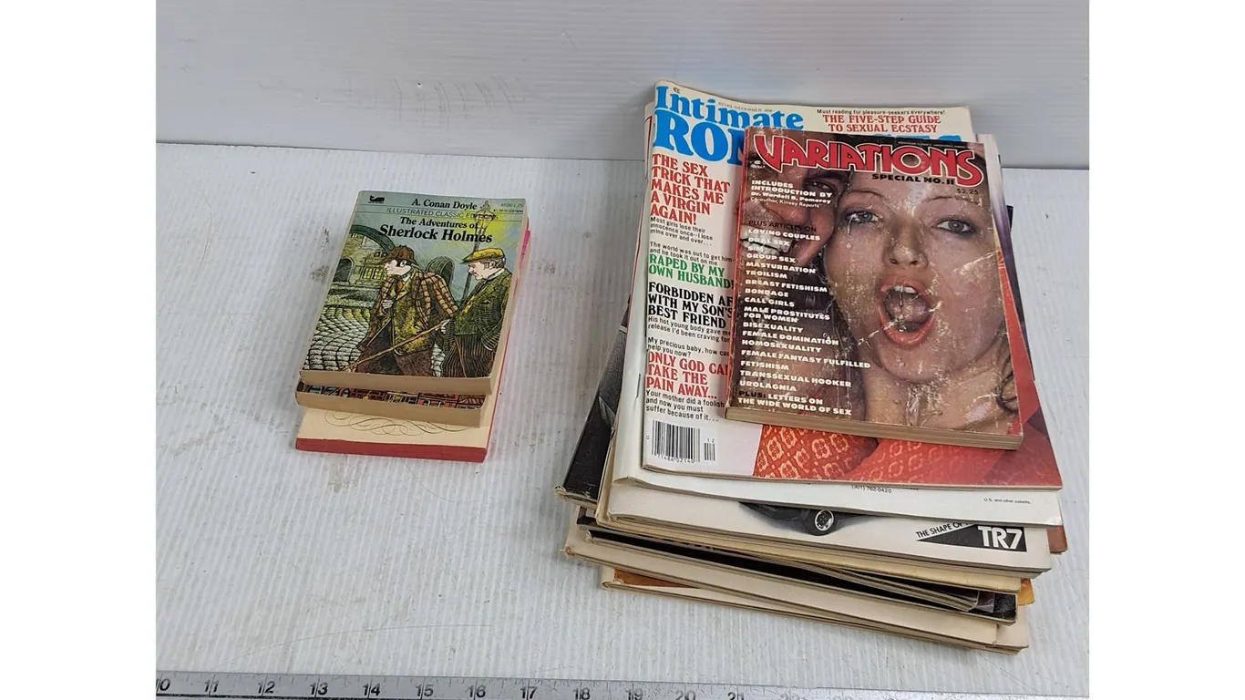 Assorted Magazines - (3) Books