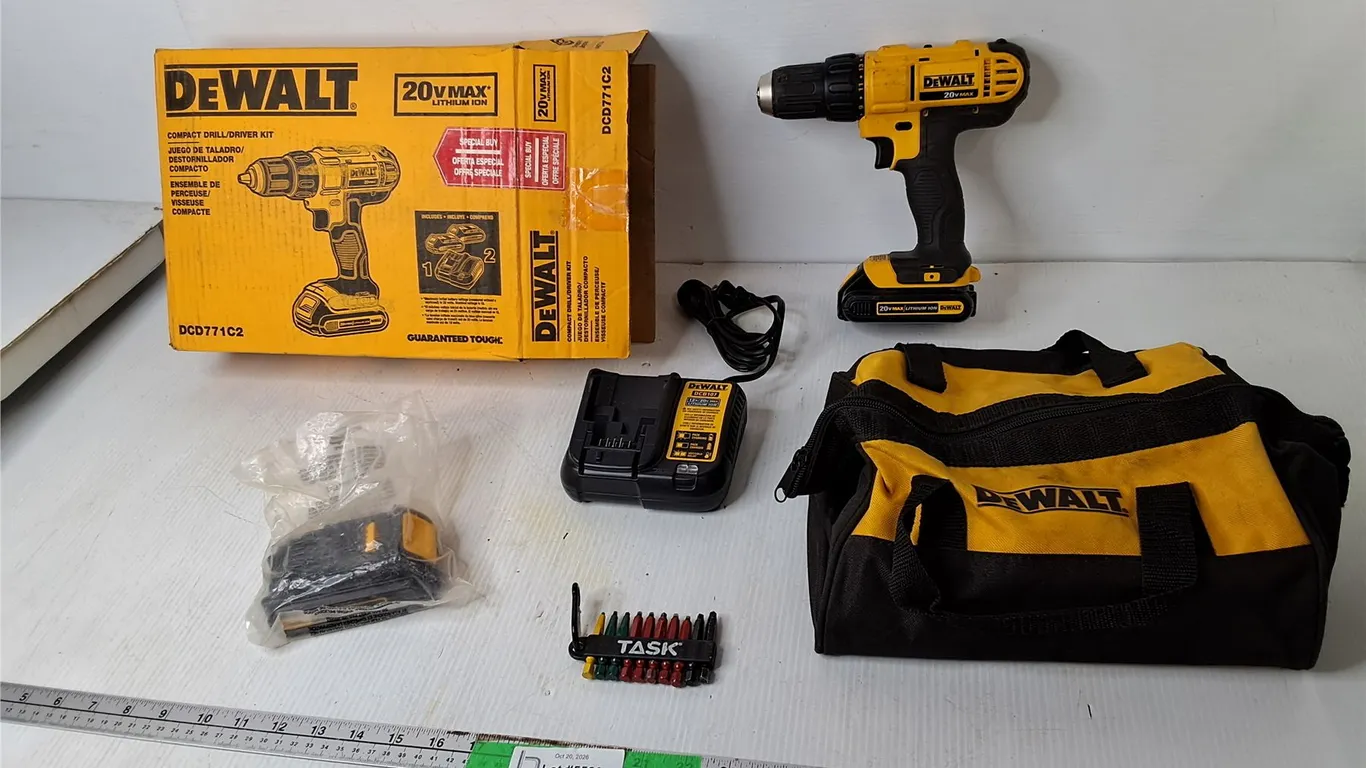 Dewalt 1/2" Compact Drill- Powers On, Bits, (2) Batteries, Charger & Bag