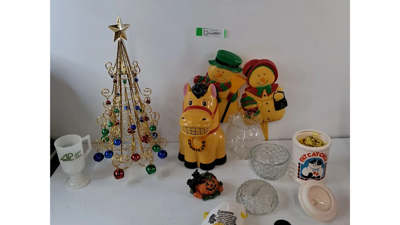 Metal Christmas Tree, Snow Fanily Planter Stick, Talking Horse Cookie Jar As-Is, Candle Jar, Misc