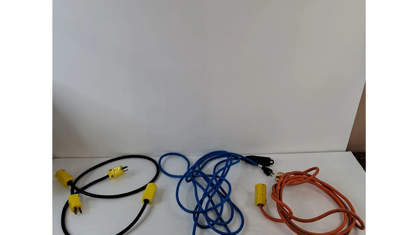 (4) Extension Cords, All Tested Works