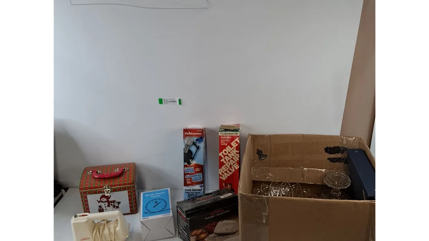 Christmas Lunch Box, Sunbeam Hand Mixer Tested Works, Block Heater Timer NIB, Leak Sentry, Misc