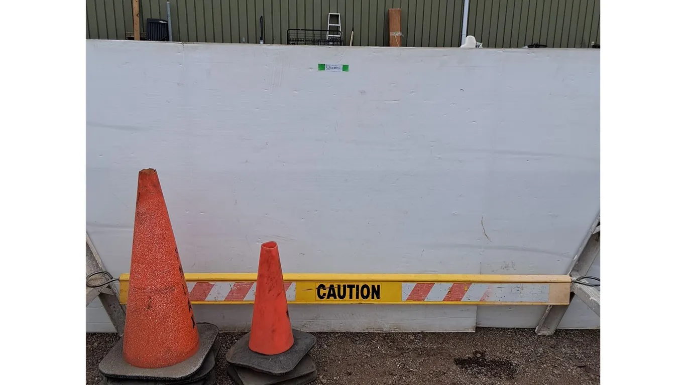 **(7) Traffic Cones - Caution Sign, Pickup Only