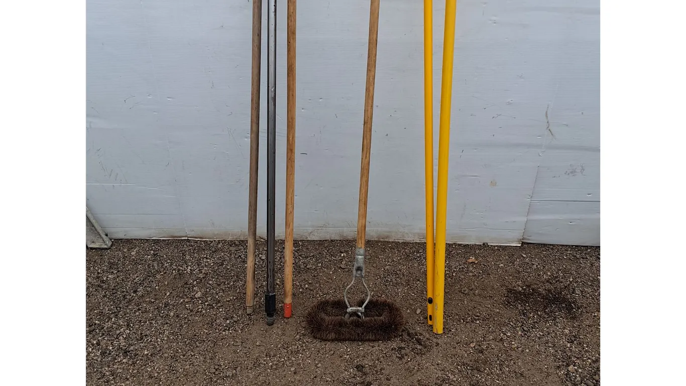 **(5) Tool Handles - Long Handle Brush, Pickup Only