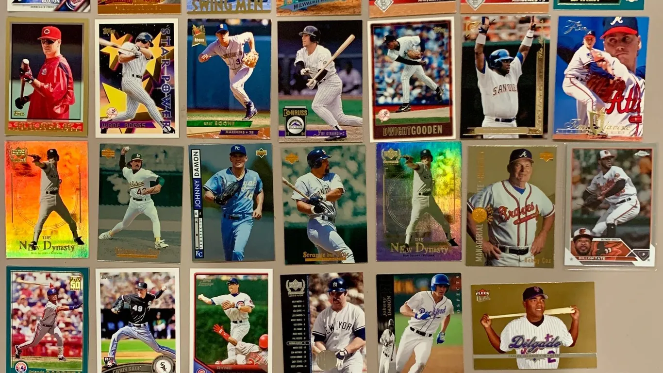 (31) MLB Baseball - Lot of Foil / Chrome / Gold Foil Insert Cards NRMINT - MINT Authentic