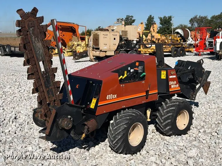 2012 Ditch Witch 410SX trencher