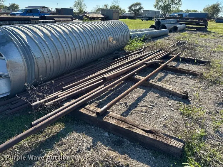 Approximately 17 pipes