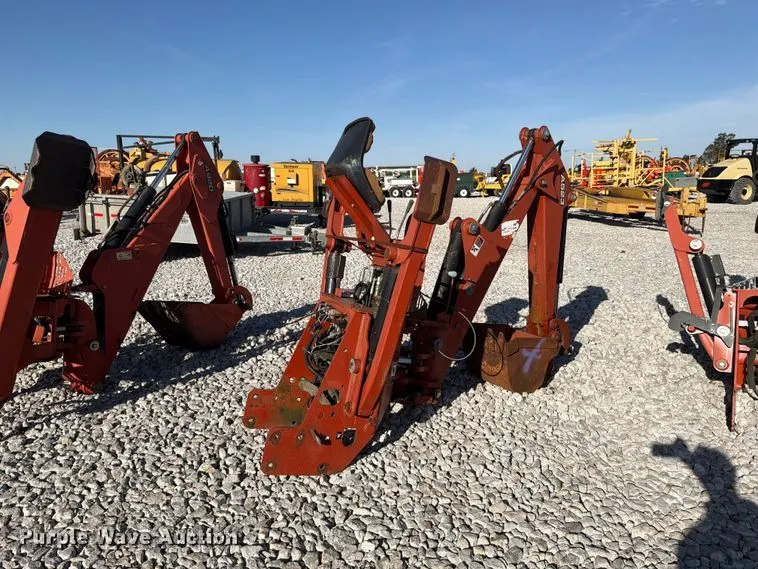 2004 Ditch Witch A523 backhoe attachment