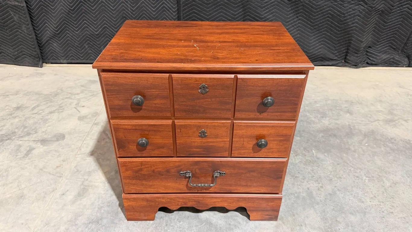 Ashley 3-Drawer Nightstand